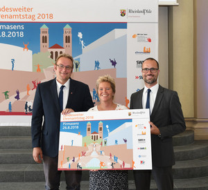 Markus Zwick, Bürgermeister Pirmasens; Simone Schelberg, SWR-Landessenderdirektorin; Staatssekretär Clemens Hoch, Chef der Staatskanzlei