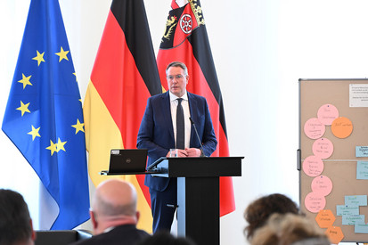 Ministerpräsident Alexander Schweitzer: Engagement stärkt Demokratie – Landesnetzwerk setzt Zeichen für Zusammenhalt und Beteiligung
