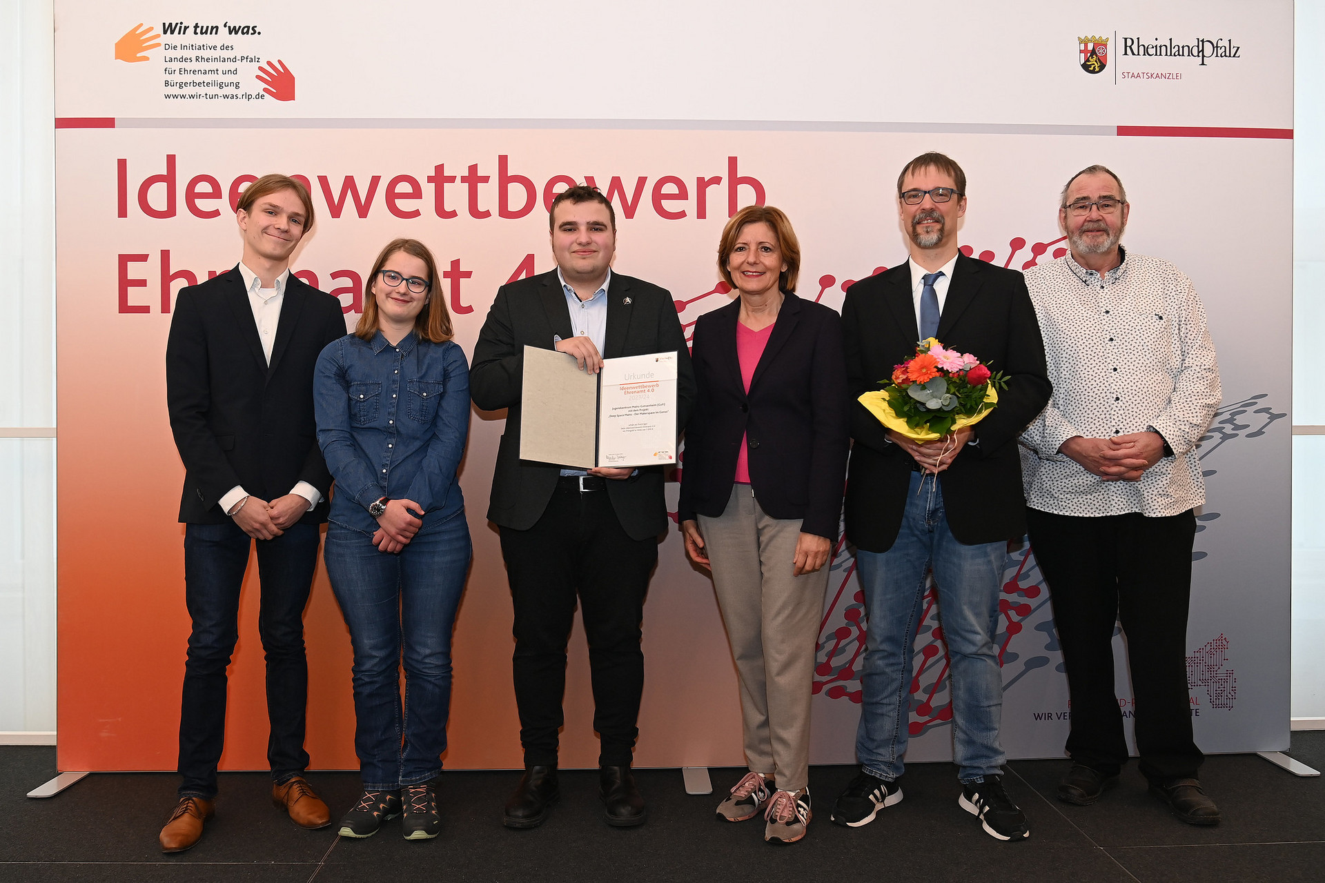 Projekt: Deep Space Mainz, Ministerpräsidentin Malu Dreyer mit den Preisträgerinnen und Preisträgern 