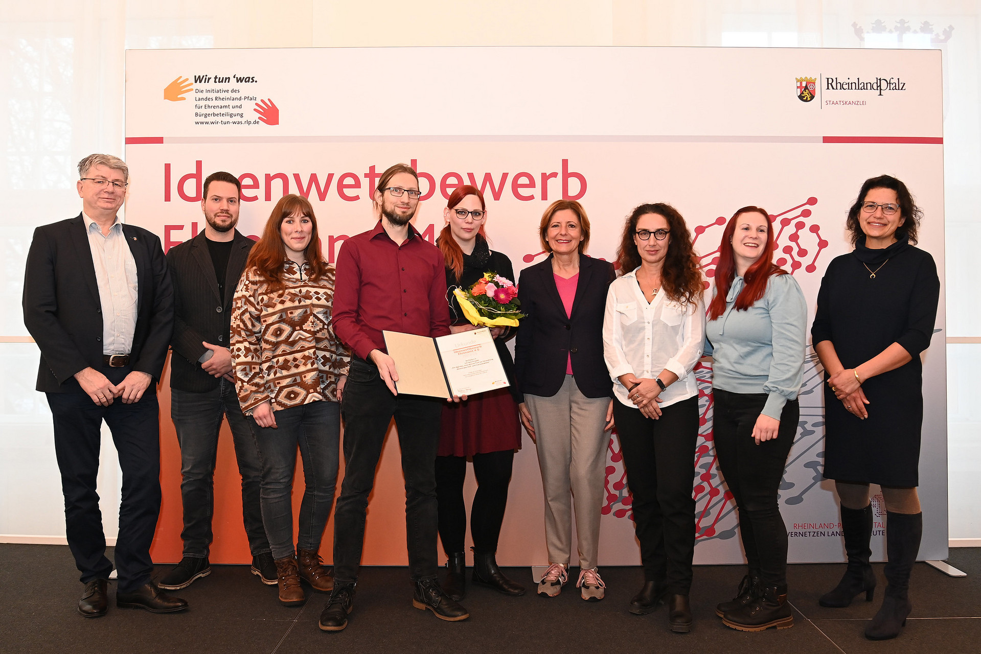 Projekt: ReThink e.V., Ministerpräsidentin Malu Dreyer mit den Preisträgerinnen und Preisträgern 