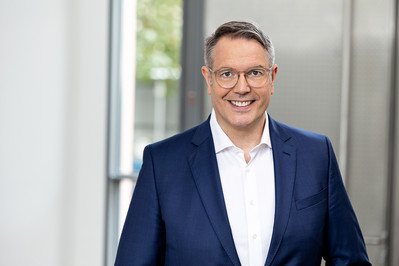 Porträtfoto Ministerpräsident Alexander Schweitzer
