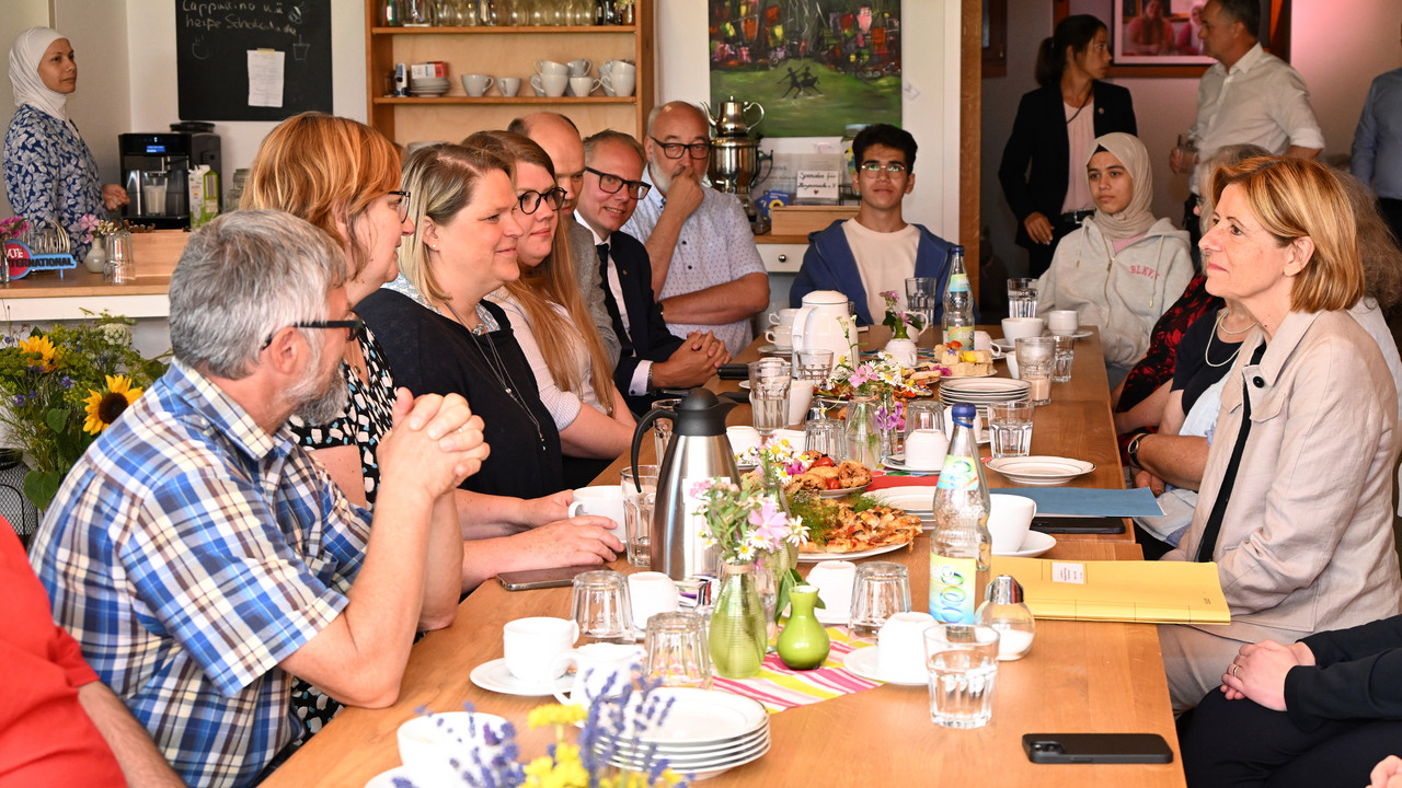 Ministerpräsidentin Malu Dreyer besucht im Rhein-Hunsrück-Kreis ehrenamtliche Projekte und Initiativen. 