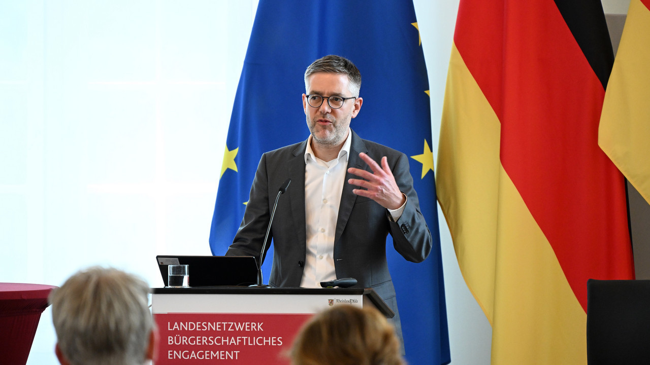 Fabian Kirsch. Chef der Staatskanzlei, beim diesjährigen Treffen des Landesnetzwerk Bürgerschaftliches Engagement Rheinland-Pfalz. 