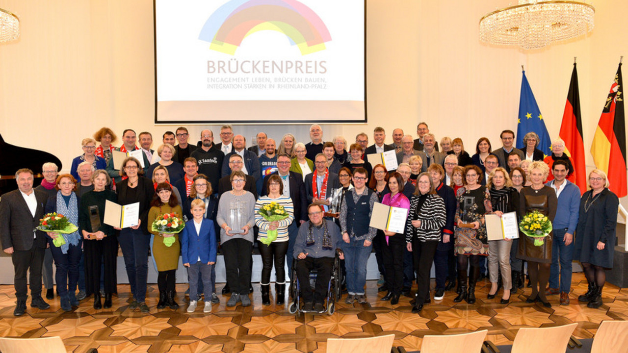 Preisträgerinnen und Preisträger des Brückenpreises 2022