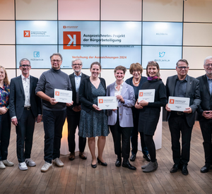 Preisträgerinnen und Preisträger der letzten Preisverleihung des Kompetenzzentrums Bürgerbeteiligung