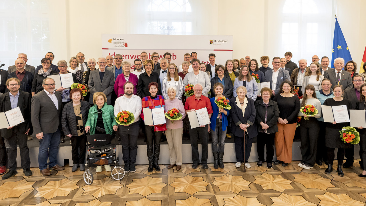 Preisträgerinnen und Preisträger des Ideenwettbewerbs Ehrenamt 4.0