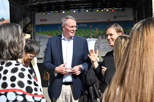 Ministerpräsident Alexander Schweitzer dankt 1,5 Millionen ehrenamtlich Engagierten in Rheinland-Pfalz