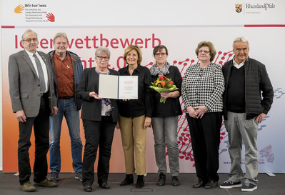 Ministerpräsidentin Malu Dreyer ehrt die Preisträgerinnen vom Freundeskreis Westerwald, Verein für Suchtkrankenhilfe 