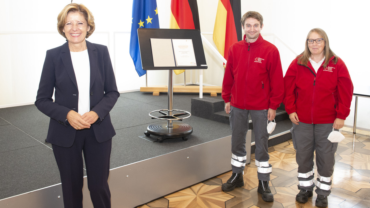 Ministerpräsidentin Malu Dreyer mit Christopher Stangohr und Regina Moser; Deutsches Rotes Kreuz Ortsverein Germersheim e. V. 
