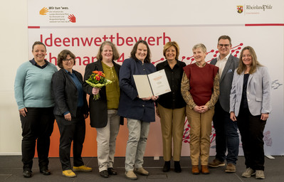 Ministerpräsidentin Malu Dreyer ehrt die Preisträgerinnen und Preisträger von KAT [[Wiki]]e.V.
