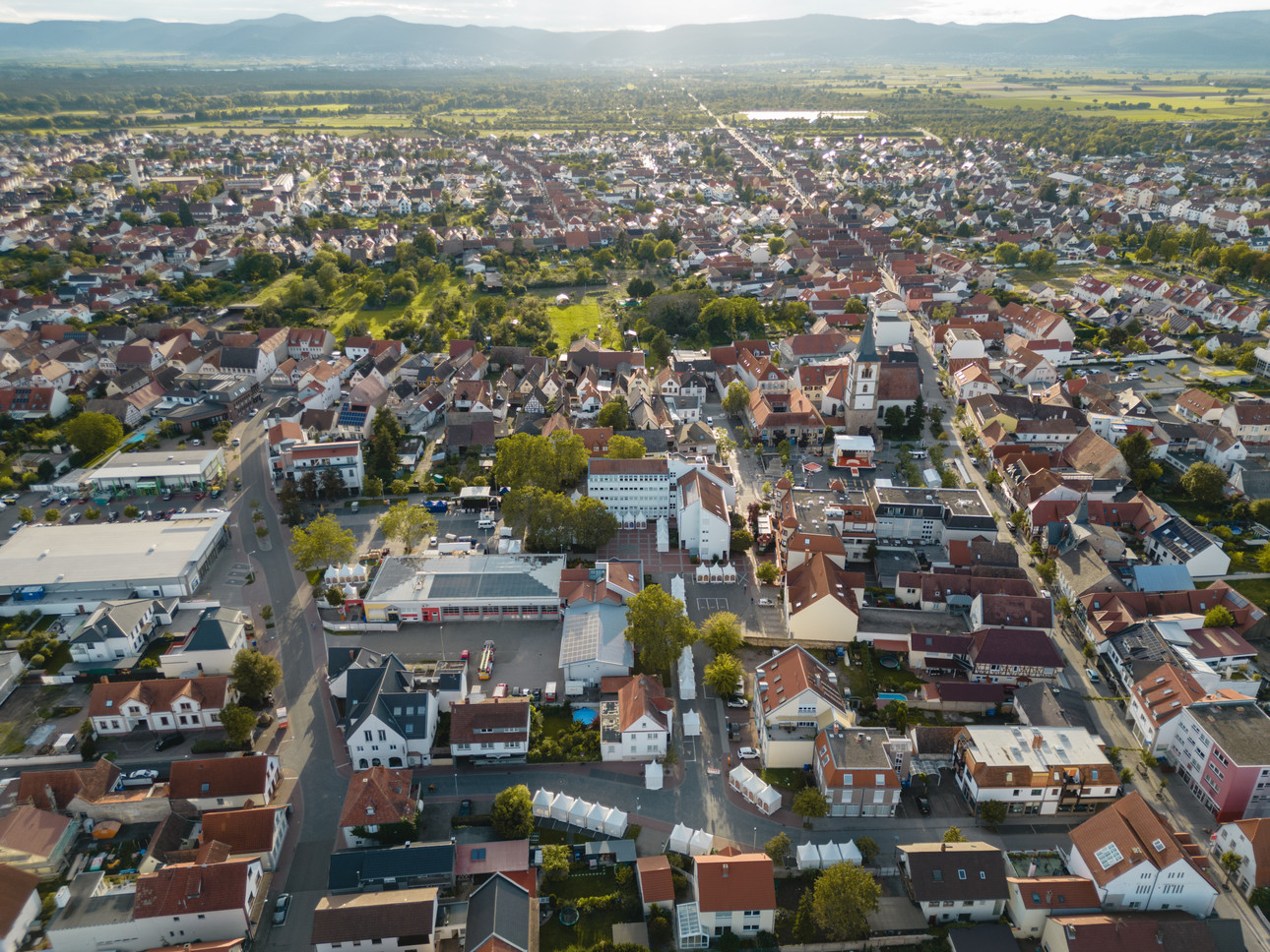 Ehrenamtstag 2023 in Haßloch, Luftaufnahme des Festgeländes